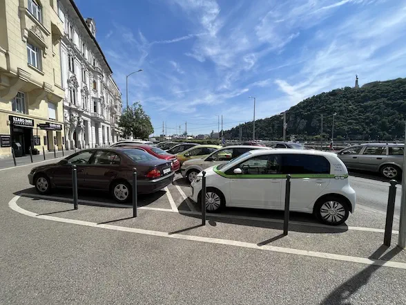 Parkolás